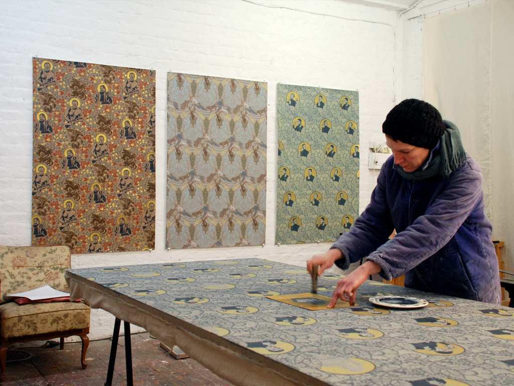 Dana Widawski im Atelier